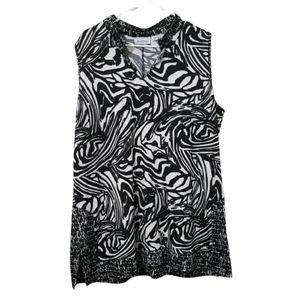 Avenue lovely black and white sleeveless top plus size 18/20.